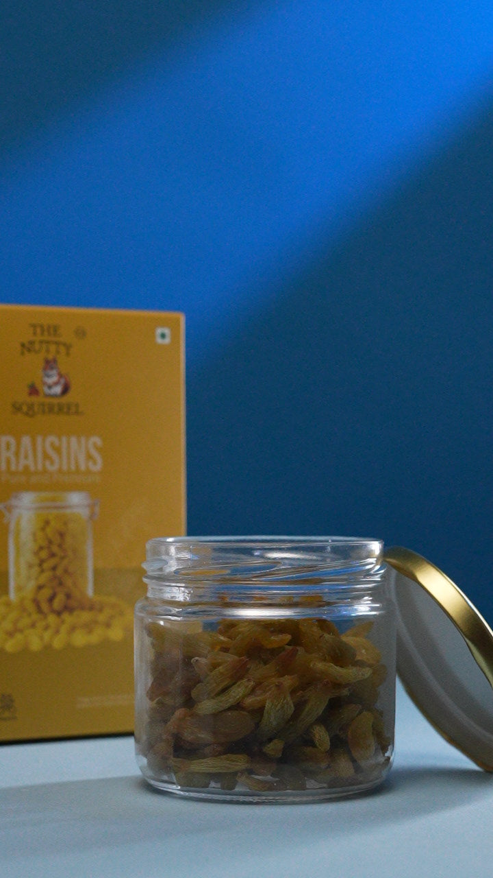 The Nutty Squirrel Raisins Pure and Premium, Natural Antioxidants, Rich in Calcium, Iron and Potassium, 250g